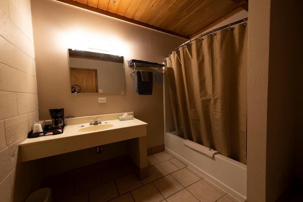 Cedar Inn McCook Kültér fotó