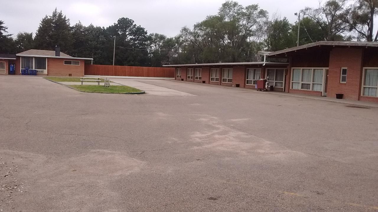 Cedar Inn McCook Kültér fotó